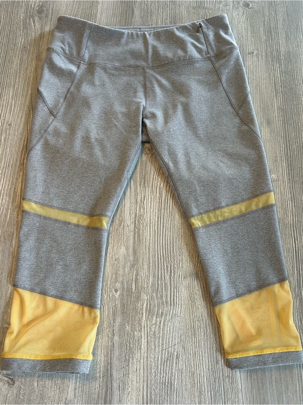 Calia by Carrie Underwood Filament Capri Leggings Color Heather Gray & Yellow L - Picture 2 of 12